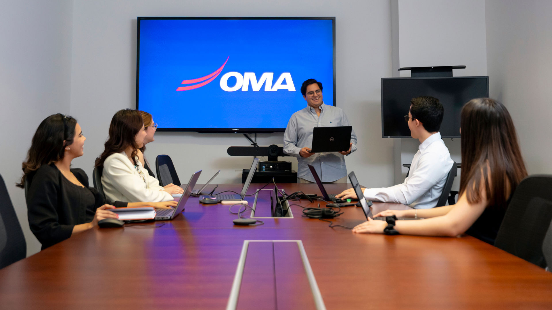 OMA - Contacto